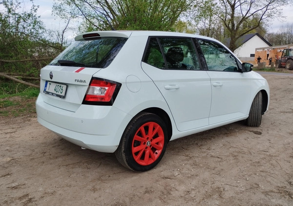 Skoda Fabia cena 37999 przebieg: 60000, rok produkcji 2018 z Wrocław małe 191